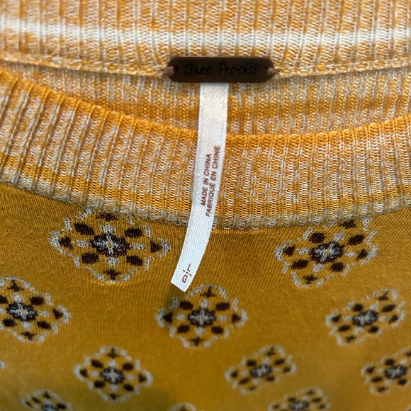 Free People - Yellow/Large/Crop- sweater - Picture 5 of 5